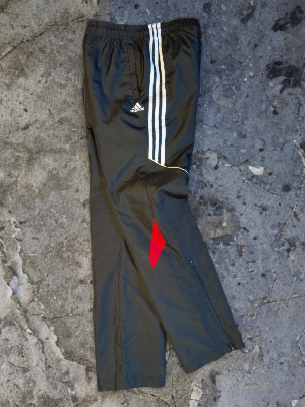 Producto - Deportivo Adidas three stripes