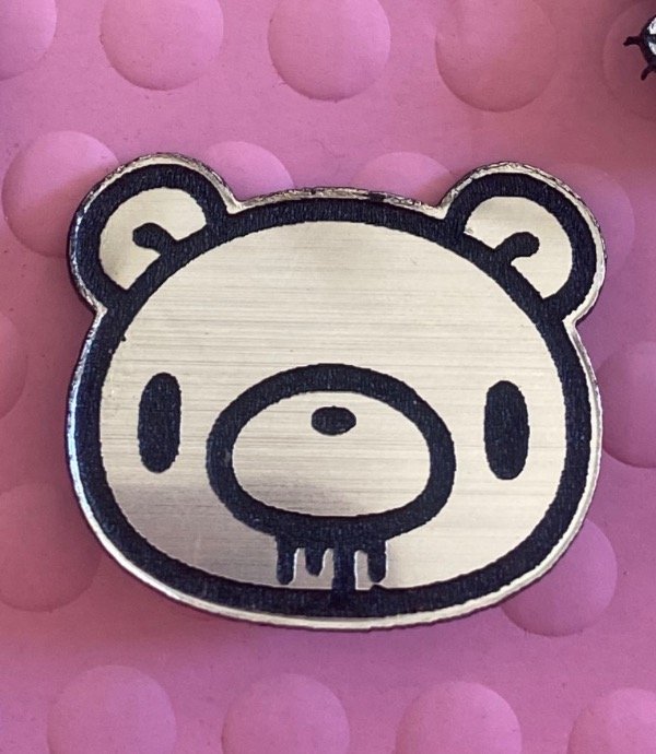 Producto - prendedor gloomy