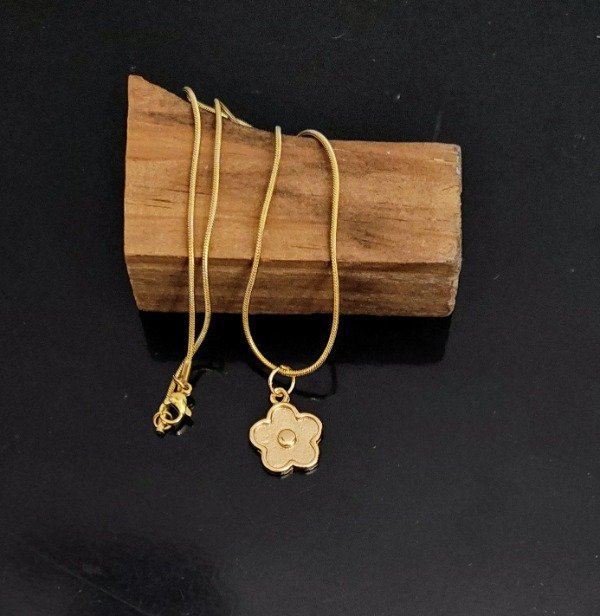 Producto - Collar Flor con Cadena Colita de Ratón
