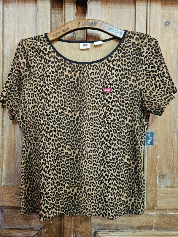 Producto - Remera Levis Animal Print t.XL