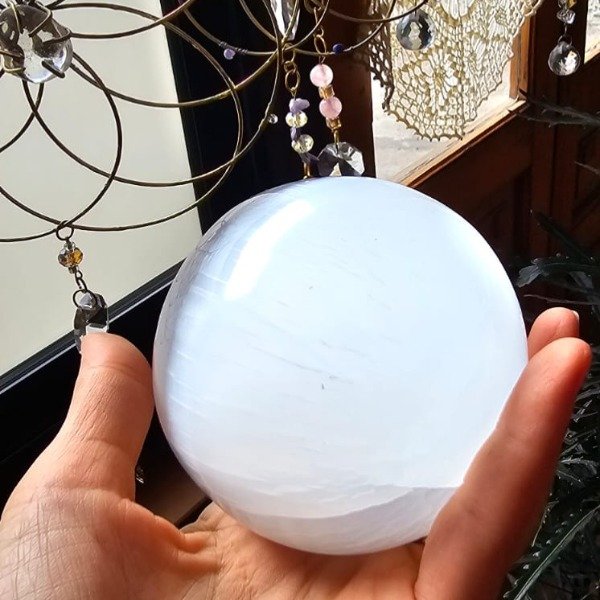 Producto - Bellísima Esfera de Selenita