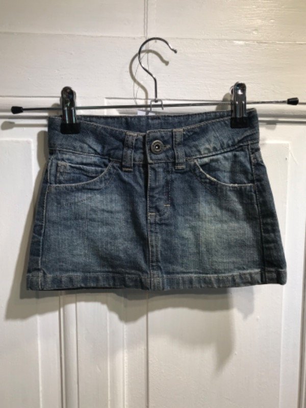 Producto - Falda CHEEKY de jean azul - Talle 2 años- PRECIO: 8x