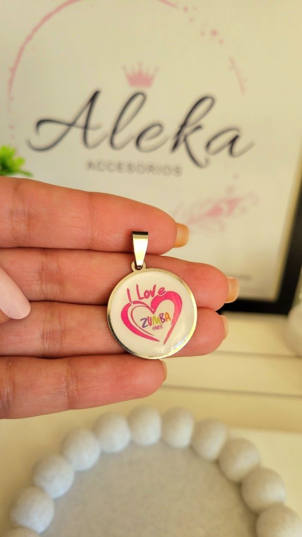 Producto - Dije zumba love de acero quirúrgico