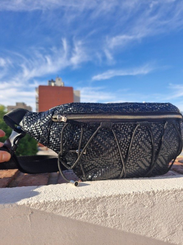Producto - Riñonera Runa 2.0 cuerina con textura - 0