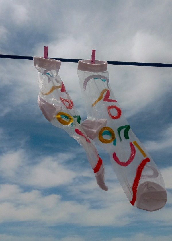 Producto - Medias TRANSPARENTES bordadas FORMITAS de Colores 1