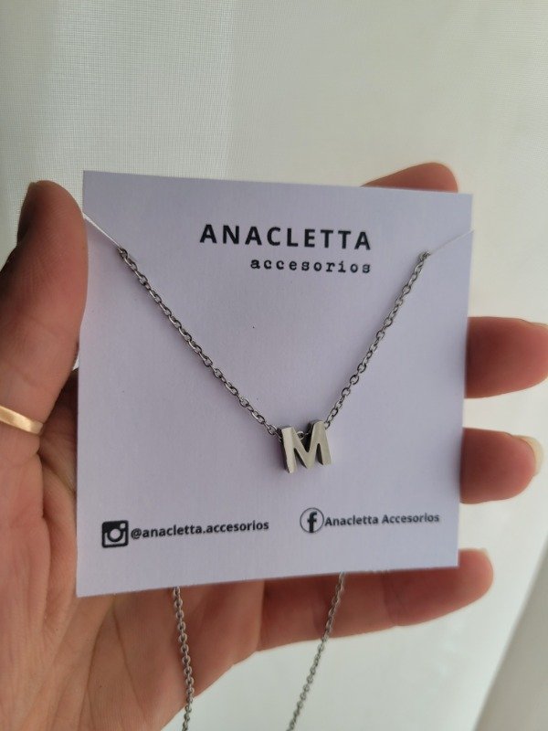 Producto - Gargantilla inicial pasante M AQ