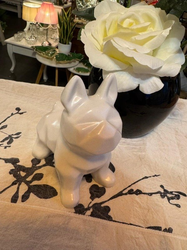 Producto - Perro parado blanco (Efectivo: 16.920)