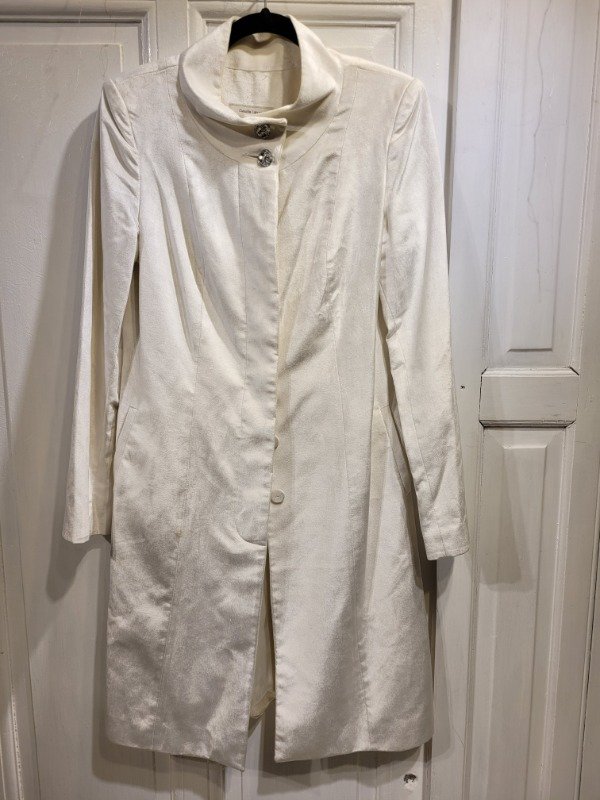 Producto - Tapado CLAUDIA LARRETA blanco largo Talle M - PRECIO: 108X