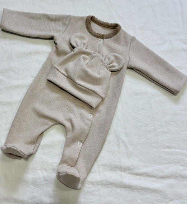 Producto - Enterito Frizado + Gorrito Marron