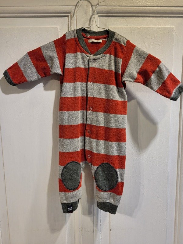 Producto - Body MIMO rayado gris y colorado Talle 12 meses - PRECIO: 6X