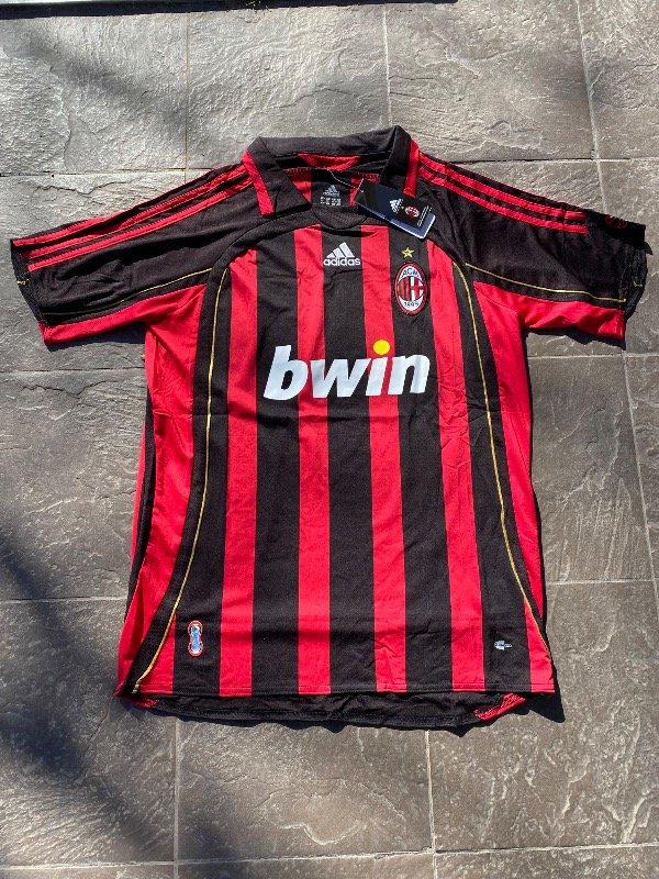 Producto - Milán V/JUGADOR TAILANDESA