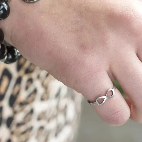 Producto - ANILLO DE ACERO INFINITO ( SALVE REGINA )