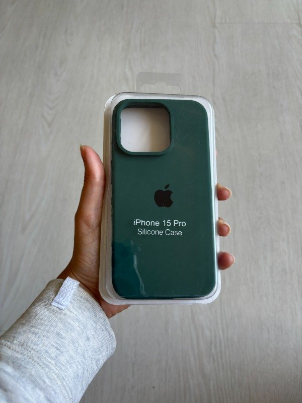 Producto - Silicone case dark olive Iphone 15 Pro