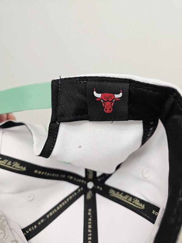 Chicago Bulls Platinum Mint 2023 Mitchell And Ness Snapback — imagen 6