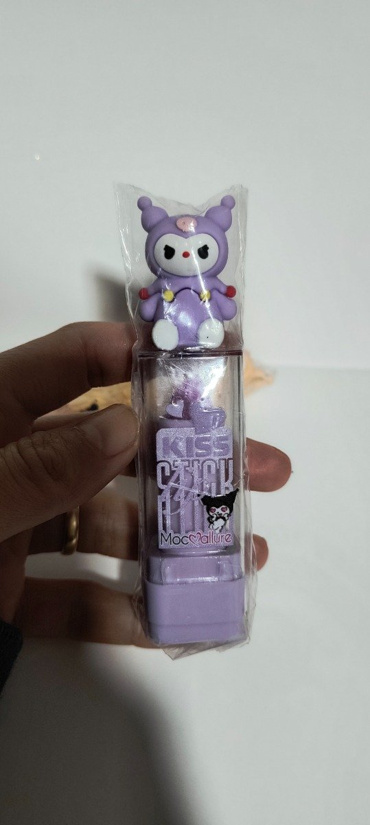 Producto - Kiss stick lip labial kuromi lila
