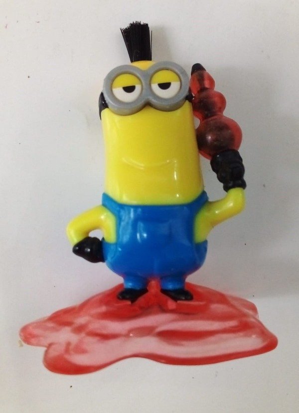Producto - Minion armado - Magic Kinder - Plástico - Usado