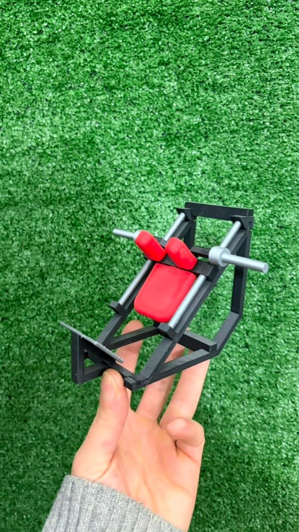 Producto - Mini Máquina Hack Squat Coleccionable - Para Gym Rat