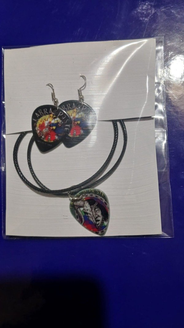 Producto - Collar mas aritos cabra da peste 2