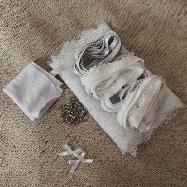 Producto - Kit de costura! dos conjuntos bralette y less regulable - Blanco