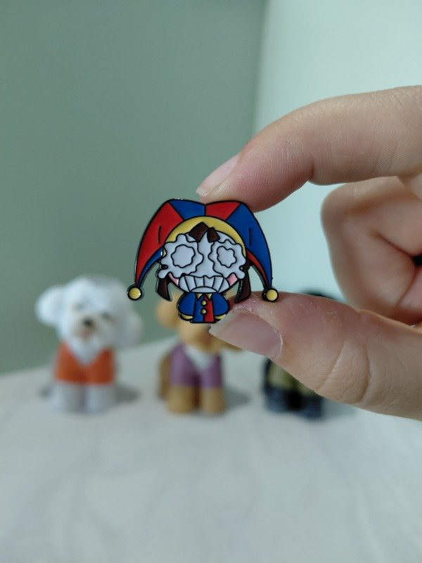 Producto - Pin metalizado - Digital Circus #3312
