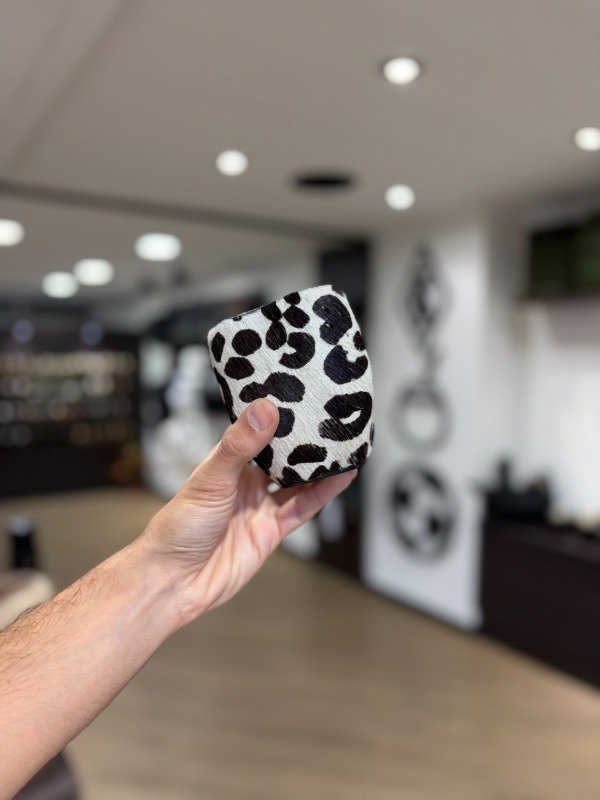 Producto - RANCHERO FORRADO EN CUERO ANIMAL PRINT BLANCO CON NEGRO - 2
