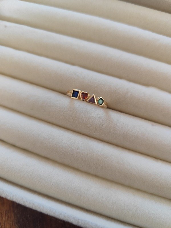 Producto - Anillo formas multicolor. Cobre dorado.