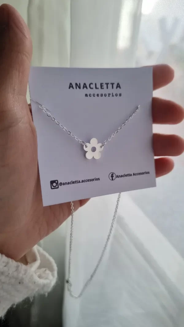Producto - Gargantilla flor aceri blanco lisa