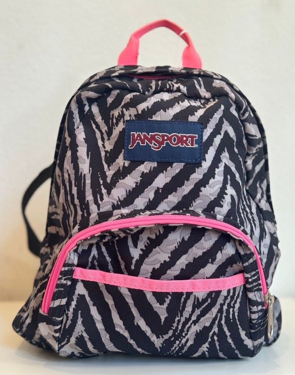 Producto - Mochila JANSPORT (atigrado)