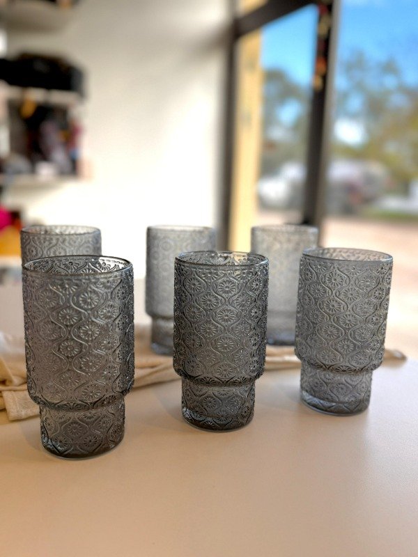 Producto - Vaso alto labrado flores fumé. Caja x 6