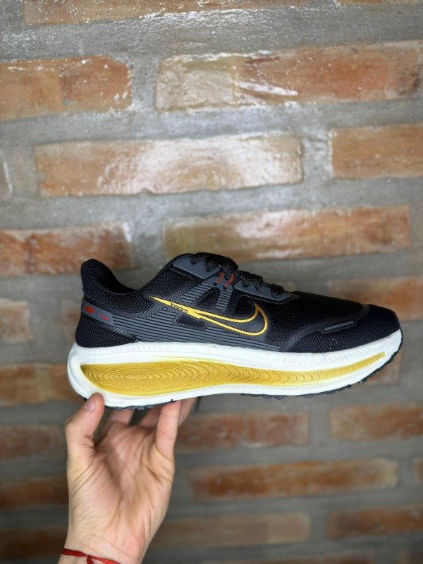 Producto - NIKE ZOOM EXPRESS DORADO