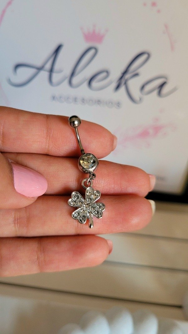 Producto - Pircing de ombligo con dije colgante trébol con strass de acero quirúrgico - 0