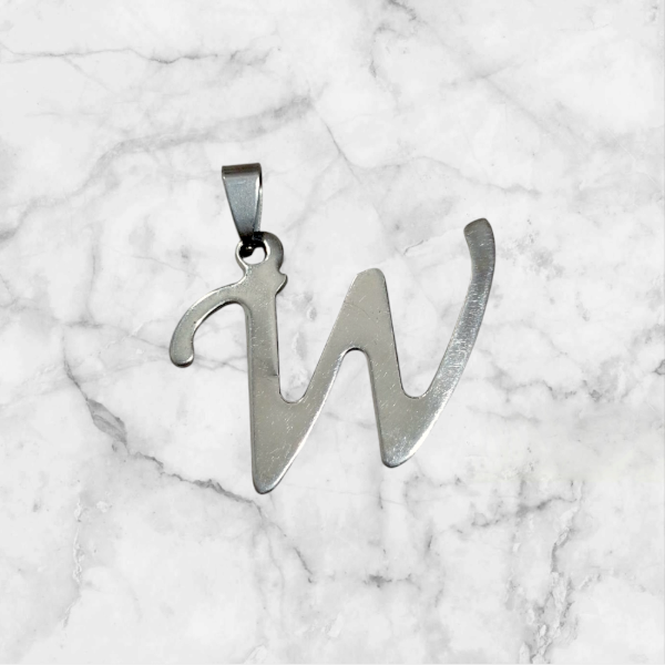 Producto - Dije inicial W AQ 80102