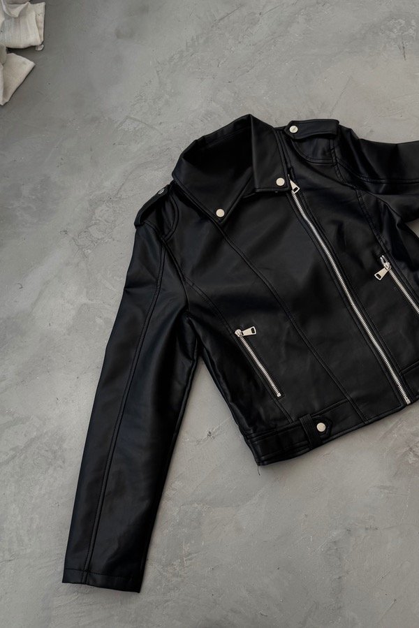 Producto - CAMPERA REMIS