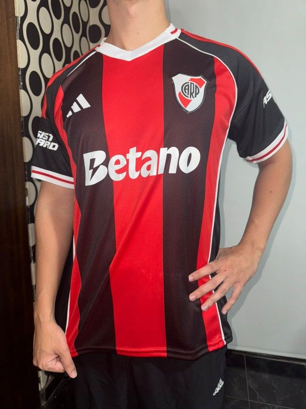 Producto - Camiseta River suplente 26' QUINTERO