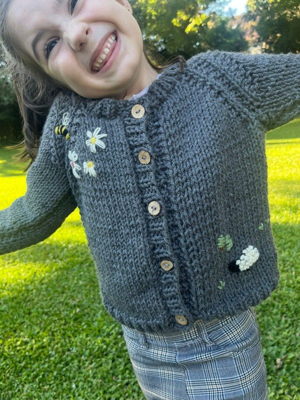 Producto - Cardigan abejita
