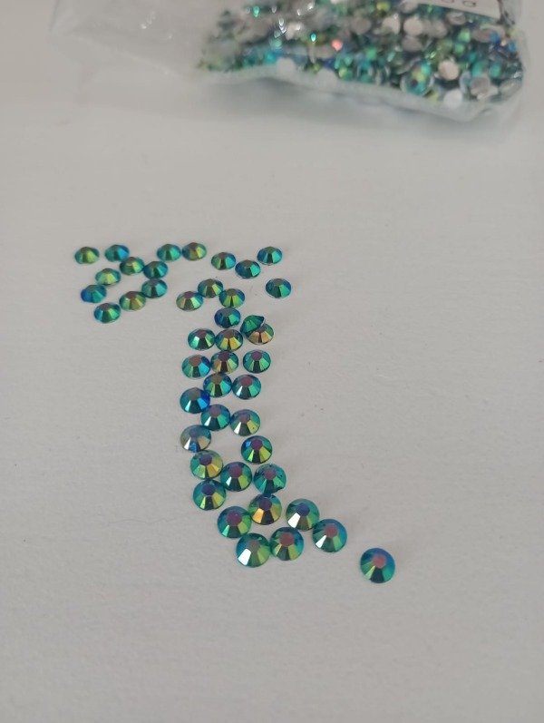Producto - Strass SS20 - 5 mm aprox. Azul tornasolado - 0