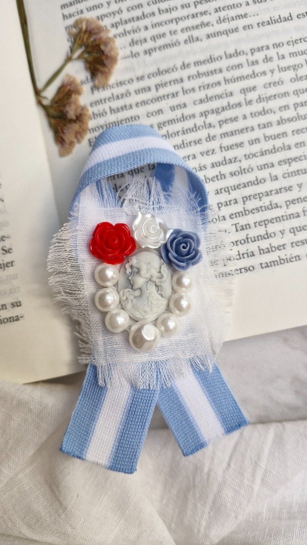 Producto - Escarapela Ramonita Moreno