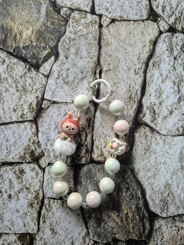 Producto - Holder importado Labubu pompón blanco