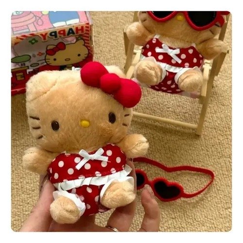 Producto - Llavero de peluche de Kitty de Sanrio colección de verano de Olive Young.