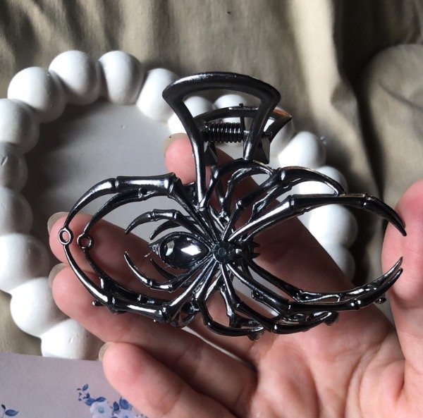 Producto - Broche araña con piedra 2