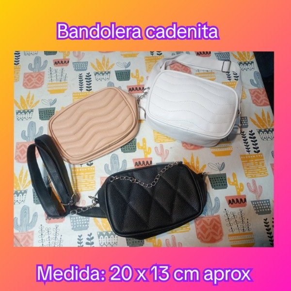 Producto - Cartera cadenita (negra disponible)