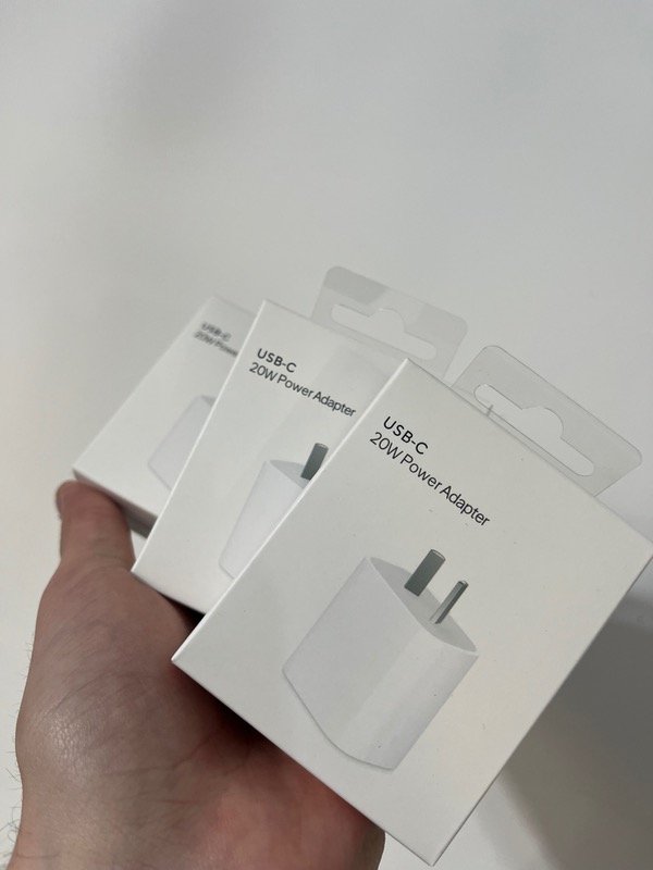 Producto - Adaptador 20W carga rápida