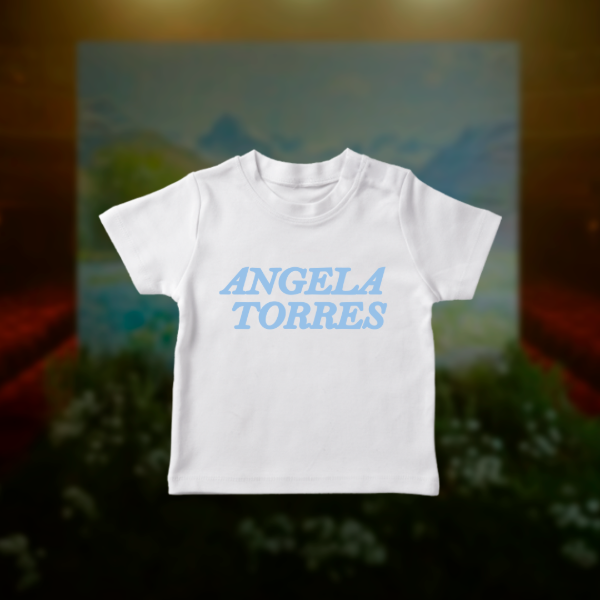 Baby tee de Angela Torres