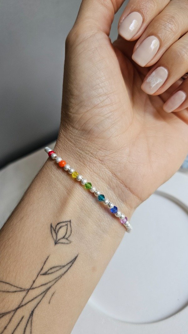 Producto - Pulsera bolitas arenadas y 7 chakras 18 a 19cm. Plata