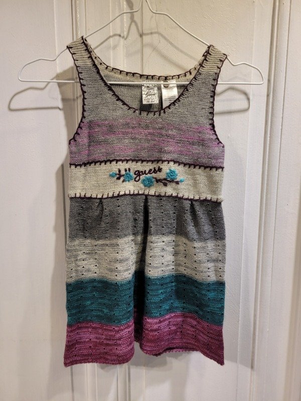 Producto - Vestido GUESS tejido gris y violeta Talle 5/6 años - PRECIO: 20X