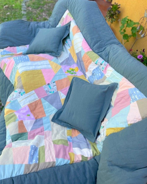 Producto - Acolchado térmico reversible + 2 almohadones