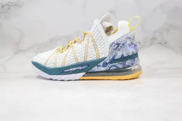Producto - Nike LeBron 18 Reflections Flip