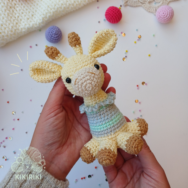 Producto - Guía de tejido: "Jirafa Jirafina" Sonajero + Muñeco (Archivo PDF) - 1