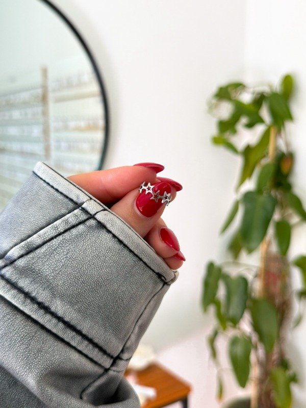 Producto - Anillo acero quirúrgico estrellitas caladas