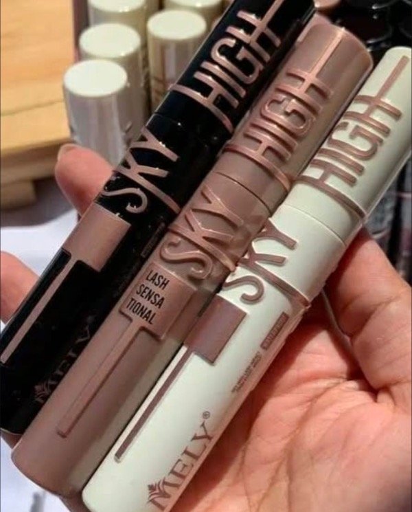 Producto - Mascara de pestañas Sky High.